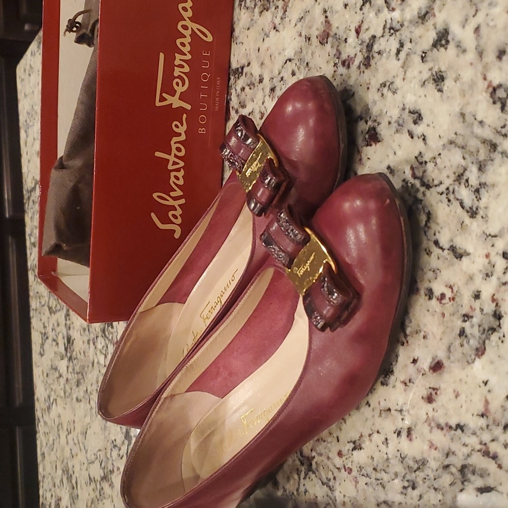 Salvatore Ferragamo Red leather flats